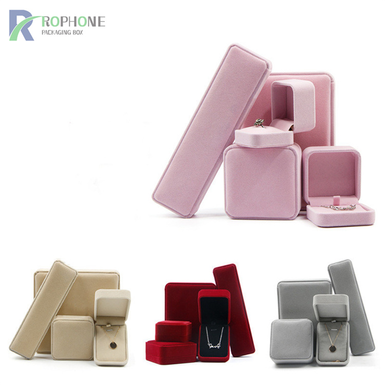 How Does Product Packaging Box Design Differ Between E-Commerce and Retail Channels?